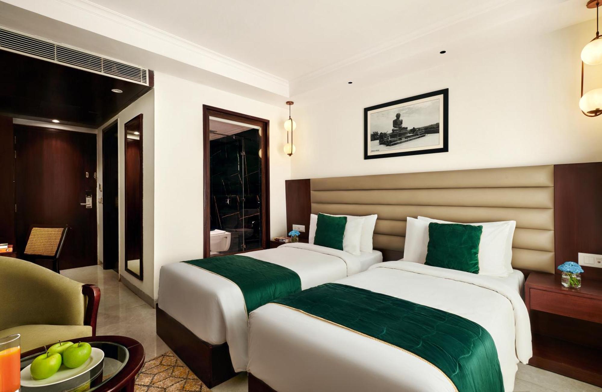 Deventure Sarovar Portico Patel Nagar New Delhi Exterior foto