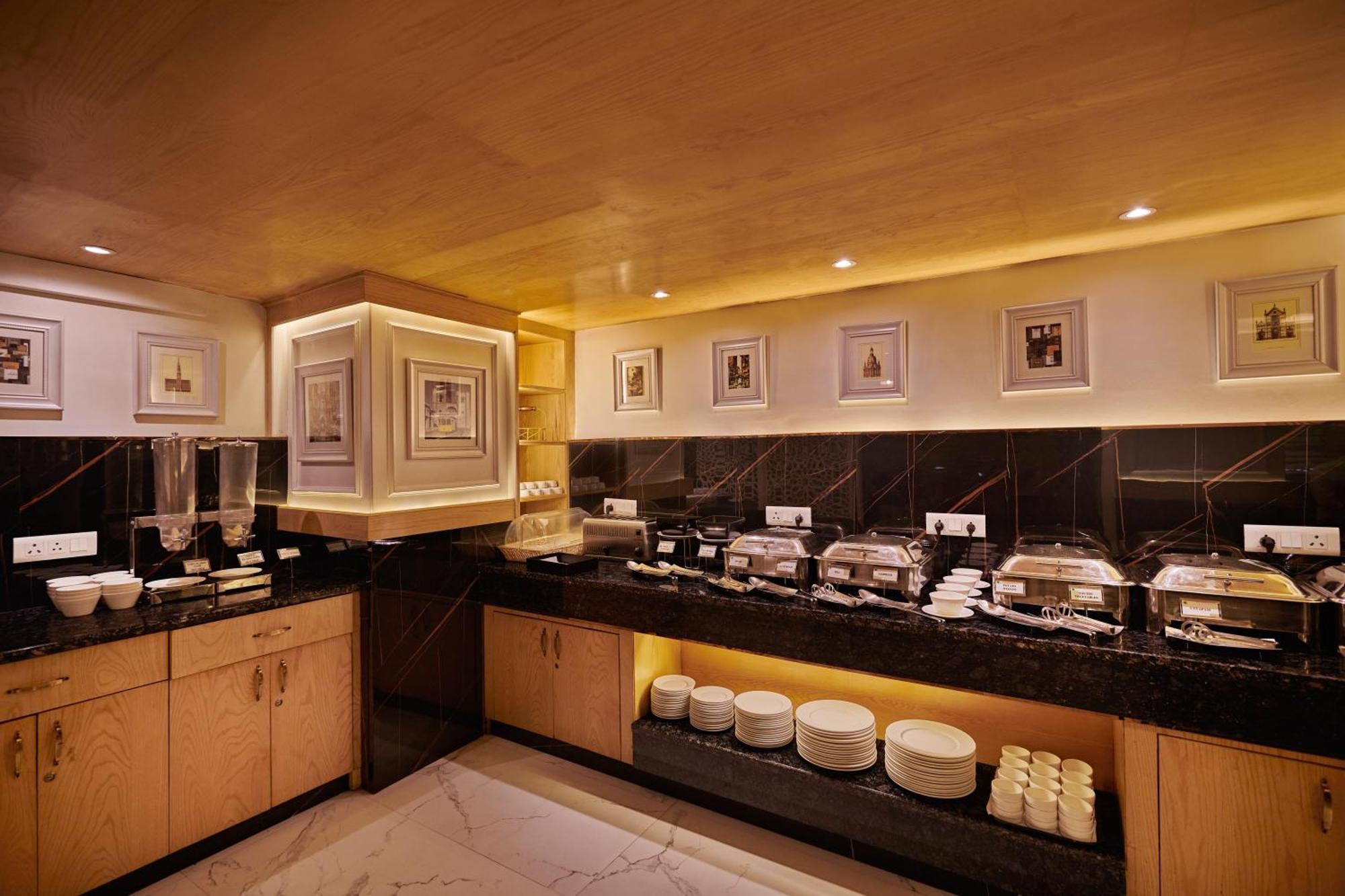 Deventure Sarovar Portico Patel Nagar New Delhi Exterior foto
